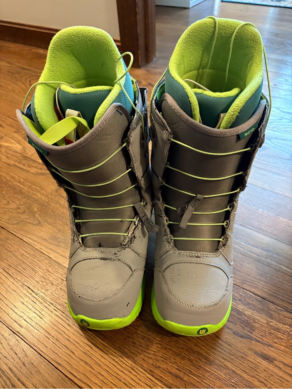 BURTON MOTO IMPRINT 1 MEN’S SNOWBOARD BOOTS 9 (green and gray)